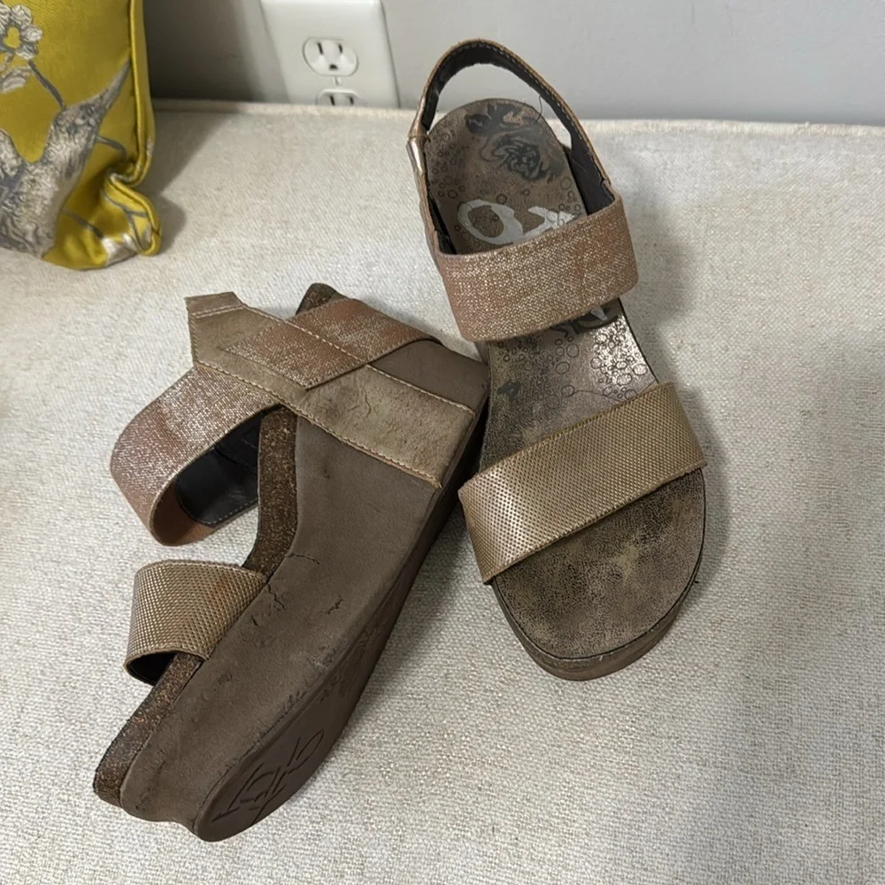 Elegant Brown Women's Sandals